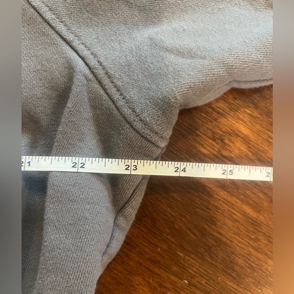 Vineyard Vines Shep & Ian Martha’s Vineyard 1/4 ZIP Sweater Shoulder Patch - Picture 7 of 7